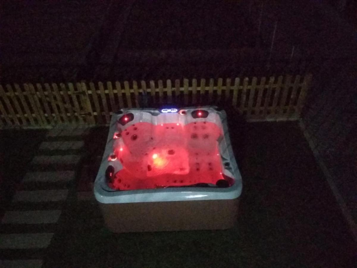 Apartamento Rural Casa Paco Con Jacuzzi Exterior Y Barbacoa 艾因萨 外观 照片
